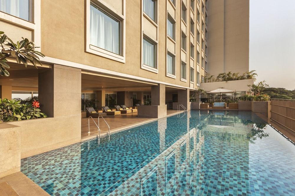 Lemon Tree Premier City Center Пуна Экстерьер фото