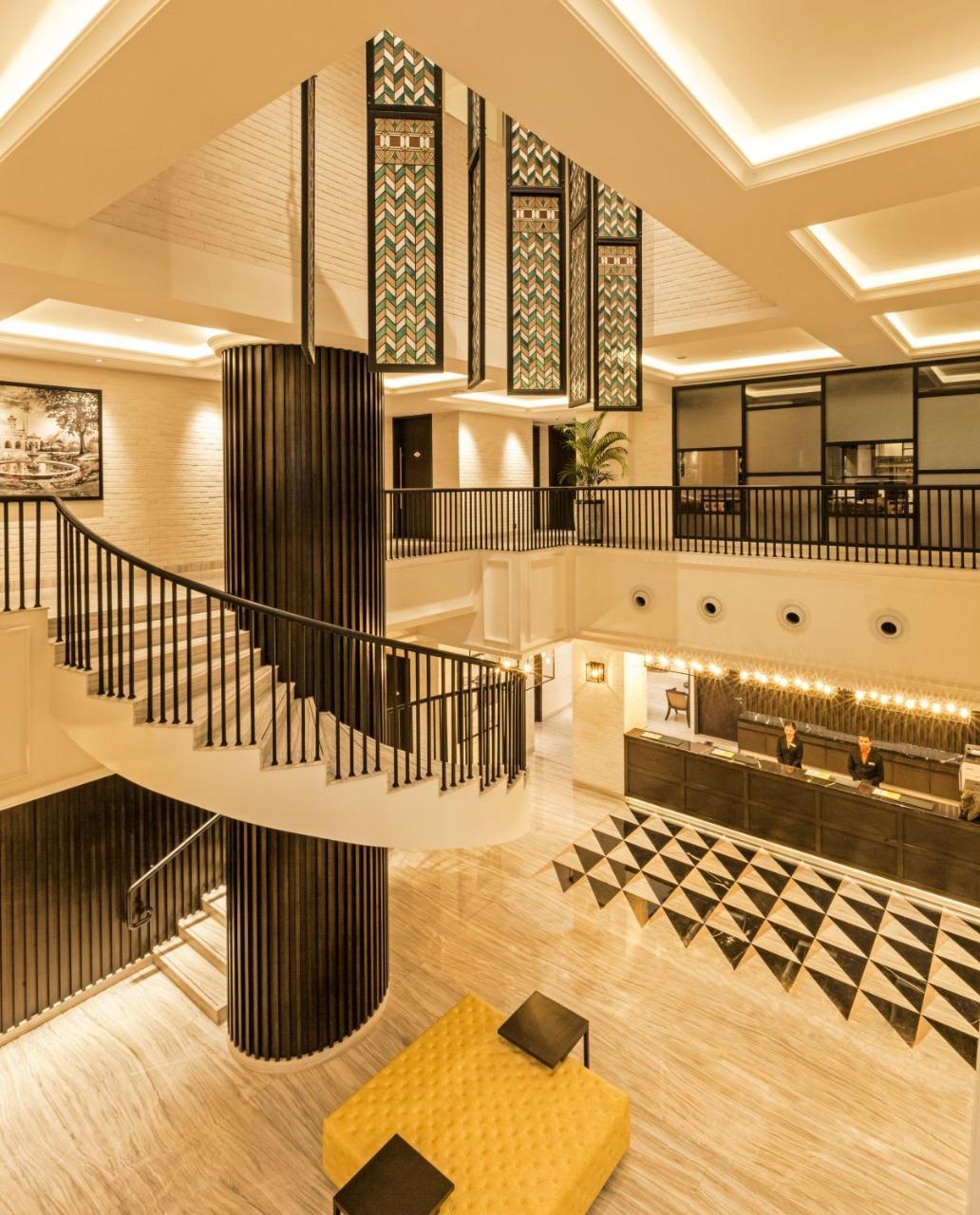 Lemon Tree Premier City Center Пуна Экстерьер фото